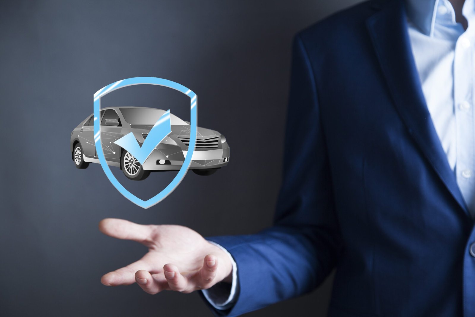 Proteção Veicular é Elevamais empresario-segurando-o-modelo-carro-na-tela-scaled empresario-segurando-o-modelo-carro-na-tela-scaled Como Vender Proteção Veicular - Proteção Veicular